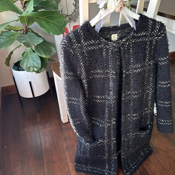 Fuzzy feel Cardigan - Picture 2 of 4